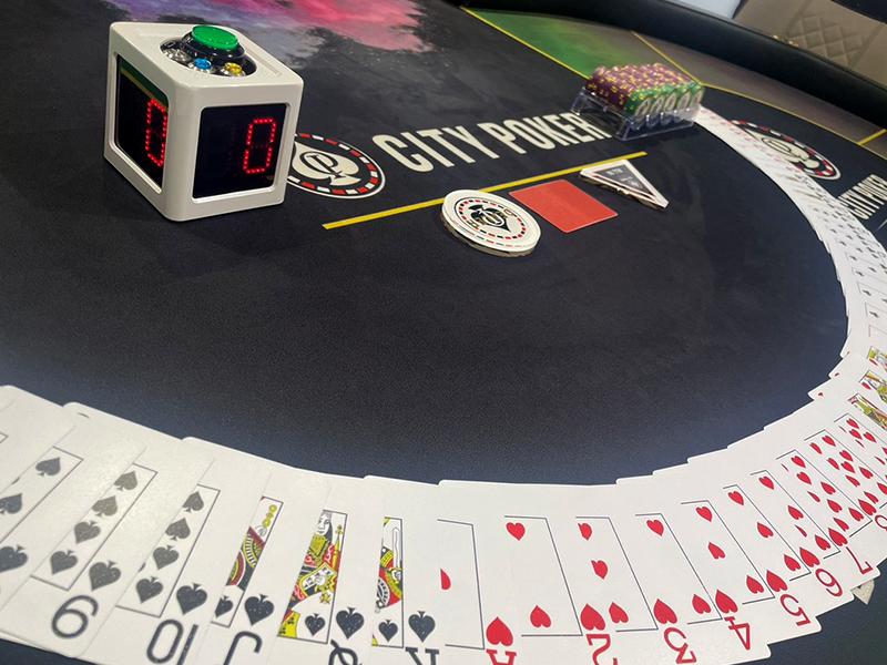 牌桌 筹码 胜利——德州扑克基础规则三步走